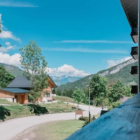 Cozy Bergzeit 230 - Mountain View, Stylish, Familyfriendly Bad Goisern